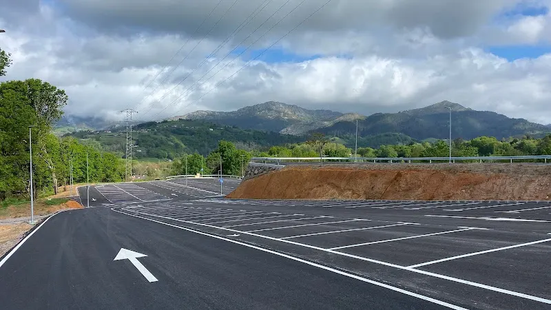 Aparcamiento de autocaravanas de Arriondas - Parres