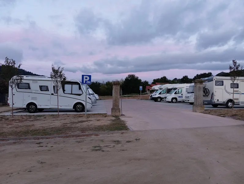 Área de estacionamiento de autocaravanas de Allariz - Aparcamiento en Allariz - foto 2