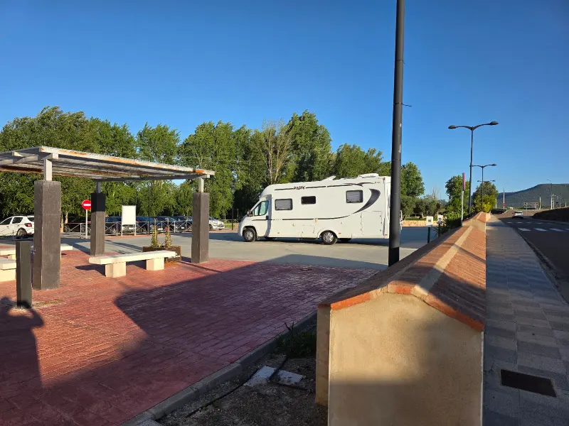 Parking Caravanas - Torre de Miguel Sesmero