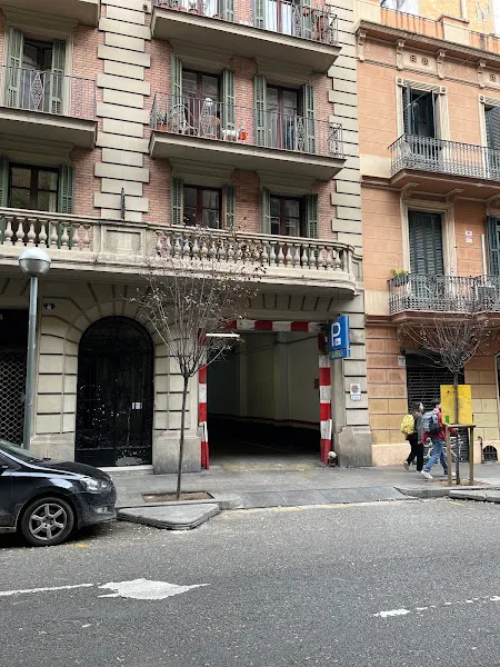 Parking Artés - Aparcamiento cubierto en Barcelona - foto 2
