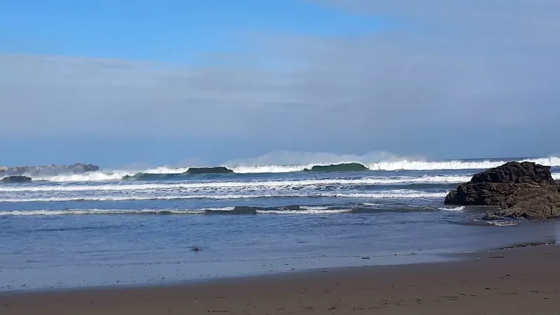 Aparcamiento de la Playa de Santiago - Deba
