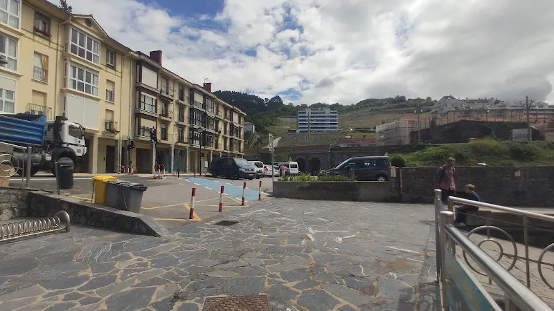 Aparcamiento - Deba