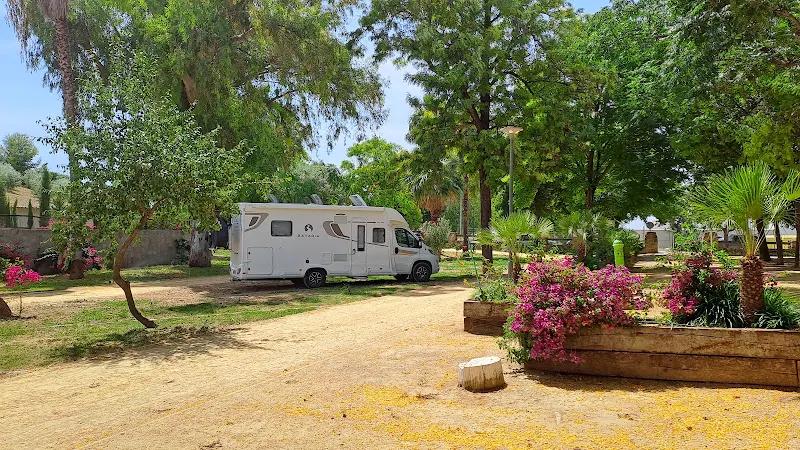 Área de caravanas 2 Castillos - Camping para caravanas en Coronil (El) - foto 2