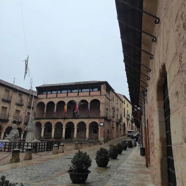 Aparcamiento de movilidad reducida - Aparcamiento en Siguenza - foto 2
