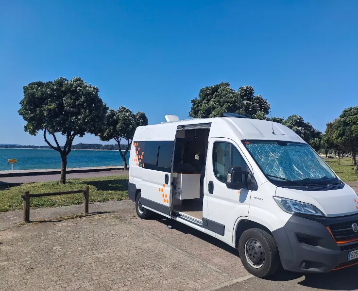 Estacionamento Obligatorio Autocaravanas - Aparcamiento en Illa de Arousa (A) - foto 2