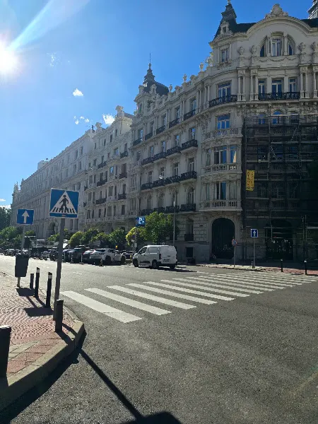 Parking Montalbán - Aparcamiento en Madrid - foto 2