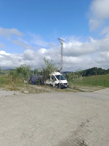Area Autocaravanas de pago - Barcena de Cicero