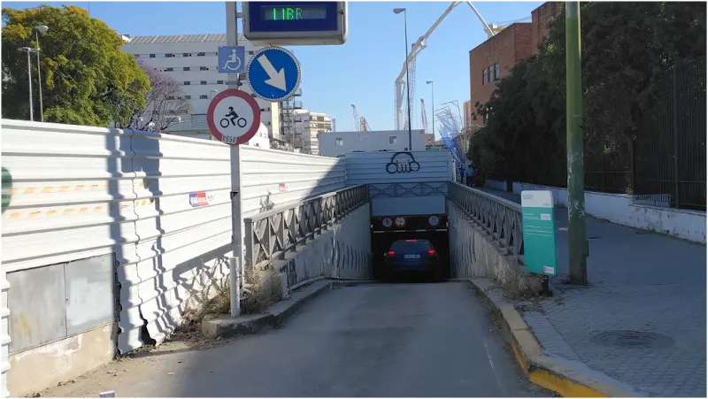 Parking Saba Hospital Macarena -San Juan de Ribera - Aparcamiento en Sevilla - foto 2