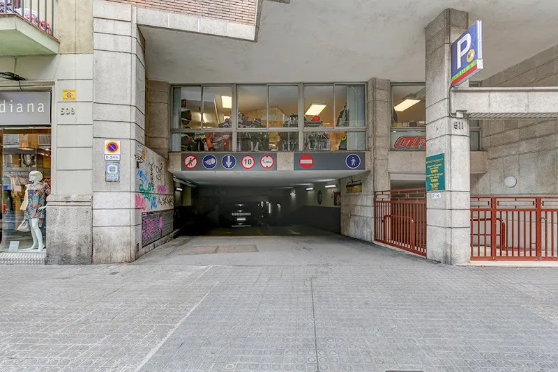 PARKING NN Valencia 3 - Aparcamiento cubierto en Barcelona - foto 2