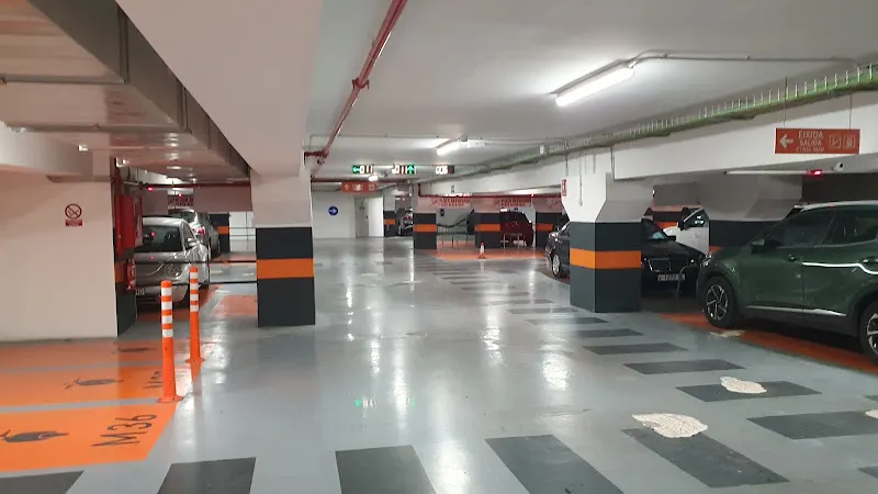 Parking Plaza de la Reina - Aparcamiento cubierto en Valencia - foto 2