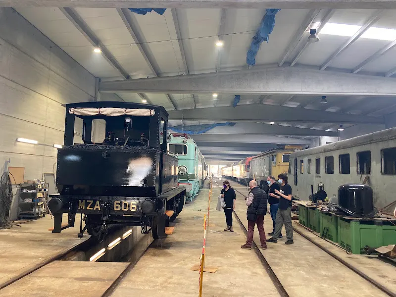 Aparcamiento de la Cochera del Tren Turistico - Aparcamiento gratuito en Mora la Nova - foto 2
