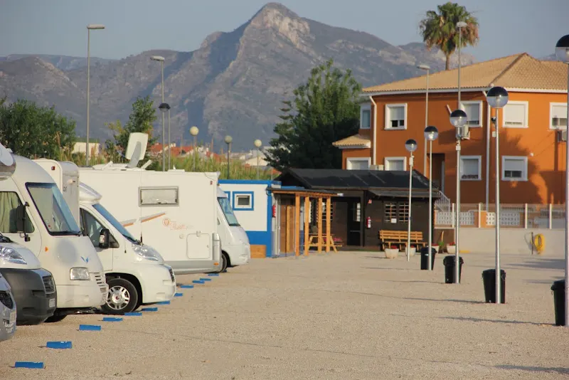 Dunes Área Camper - Estacionamiento de autocaravanas en Daimus - foto 3