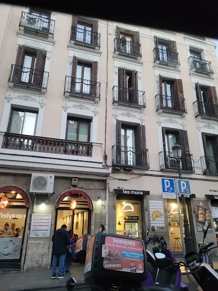 Zona de aparcamiento reservada para motos - Madrid