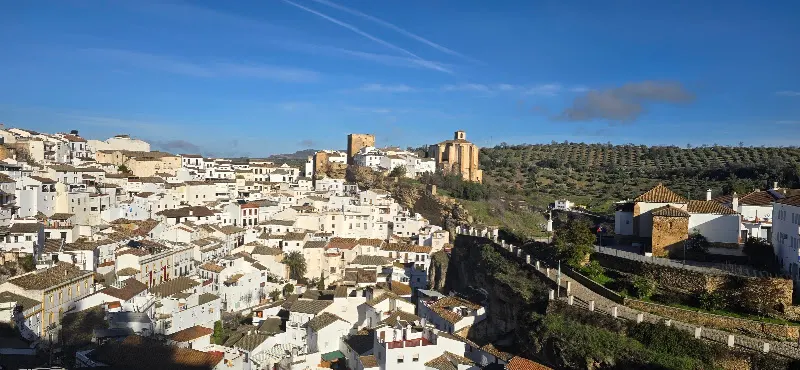 Parking de Tierra - Aparcamiento gratuito en Setenil de las Bodegas - foto 2