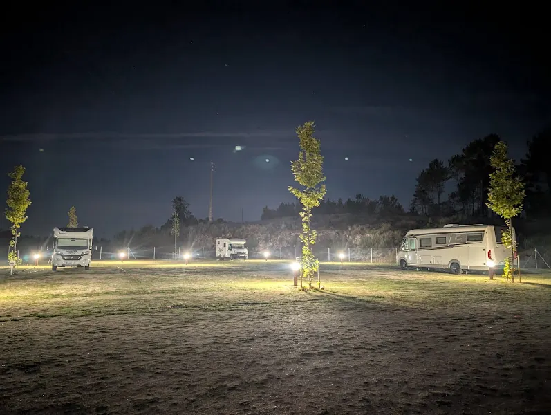 Area de Autocaravanas, caravanas y campers Cotelas - Camping para caravanas en Pinor