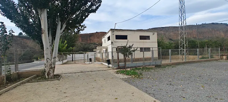Area de Autocaravanas - Aparcamiento en Ugijar - foto 2