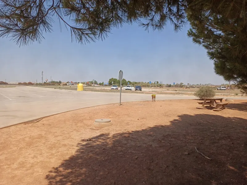 Aparcamiento de camiones. A3 La Gineta Sur en Gineta (La)