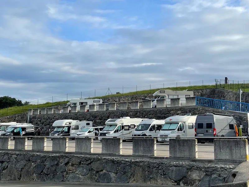 Camper Auto Caravanas Cantabria - Estacionamiento de autocaravanas en Valdaliga - foto 2