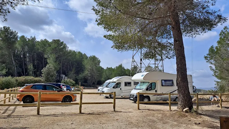 Parking autocaravanas coches - Aparcamiento en Arboc (L) - foto 2