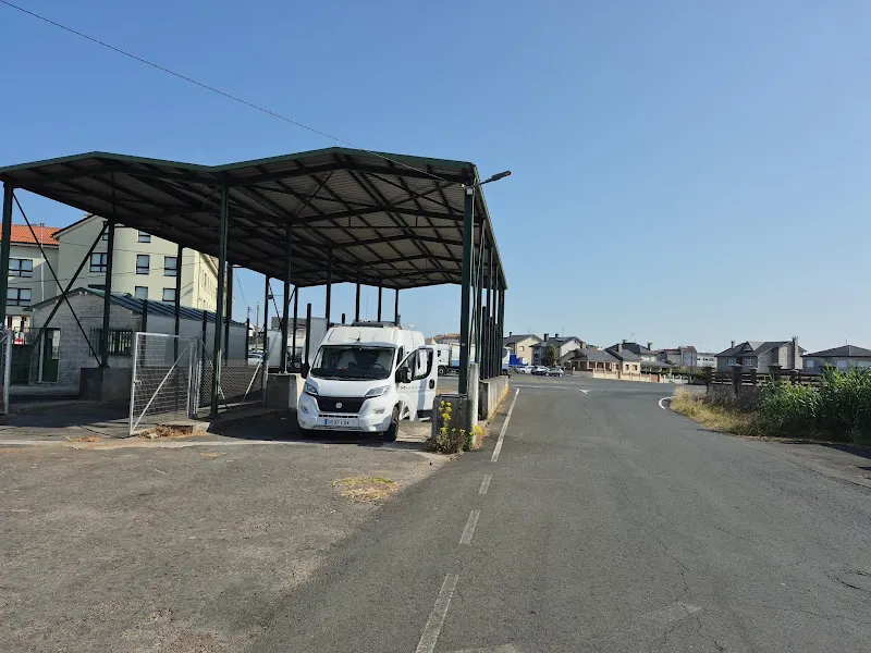 Area De Autocaravanas De Melide - Melide