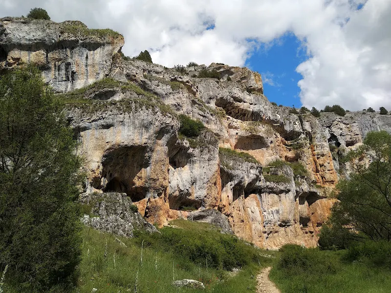 Parking de Valdecea (a1Km de Ermita San Bartolomé) - Aparcamiento en Ucero - foto 3