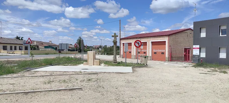 Area sosta y servicios de Autocaravanas - Aparcamiento en Ledesma - foto 2