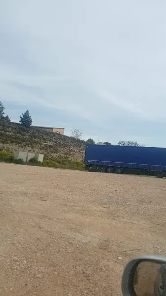 PARKING CARAVANAS IBAIGORRI - Aparcamiento público en Lerin - foto 2