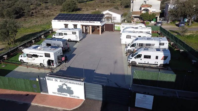 Área de Autocaravanas Victoriano Martín - Estacionamiento de autocaravanas en Zarza de Granadilla