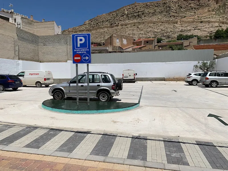 Aparcamiento público - Aparcamiento público en Penas de San Pedro - foto 2