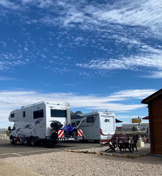 Área privada de Autocaravanas de León.Camper park - Onzonilla
