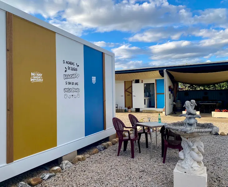 Área privada de Autocaravanas de León.Camper park - Estacionamiento de autocaravanas en Onzonilla - foto 2