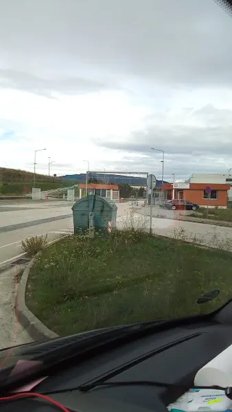 Volkswagen Navarra Puerta 2 - Aparcamiento en Cendea de Olza/Oltza Zendea - foto 2