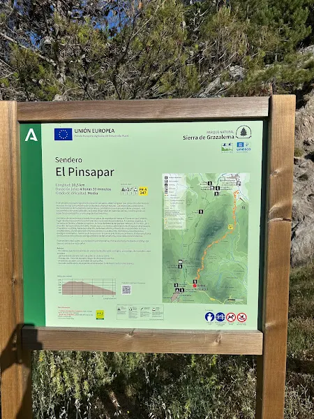 Aparcamiento sendero El Pinsapar - Aparcamiento en Grazalema - foto 3
