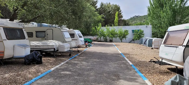 ESTREMERA PARK CARAVANAS - Aparcamiento cubierto en Estremera - foto 2