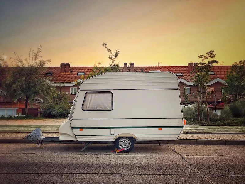 ESTREMERA PARK CARAVANAS - Aparcamiento cubierto en Estremera - foto 4