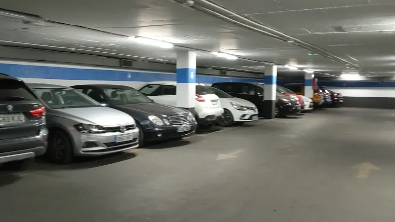 Calle Alcaláli Parking