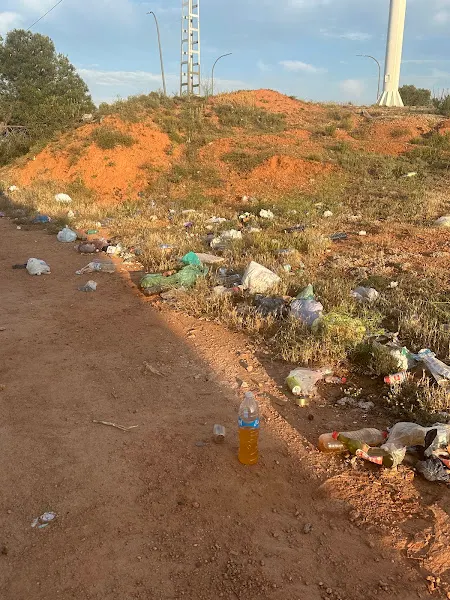 Parking venta del moro - Aparcamiento en Caudete de las Fuentes - foto 2