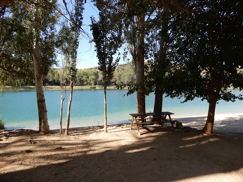 Aparcamiento de la Laguna Santos Morcillo. - Ossa de Montiel