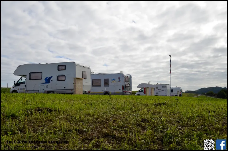 Área Autocaravanas Las Hazas - Estacionamiento de autocaravanas en Ruiloba - foto 2
