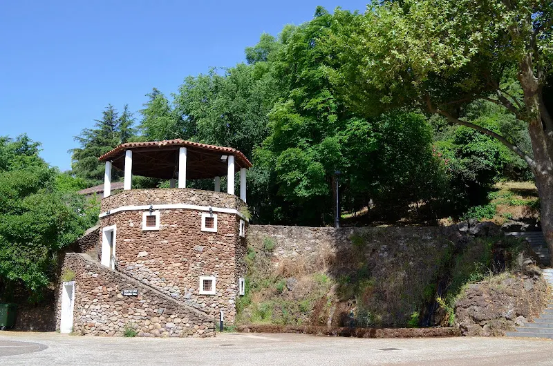 Parking de la Peña - Aparcamiento en Alajar - foto 2