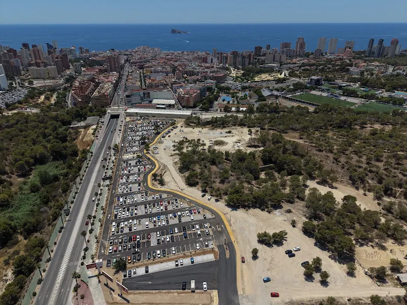 Parking Gratuito Aaroni - Aparcamiento público en Benidorm - foto 2