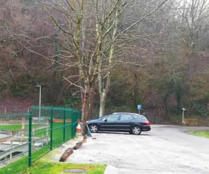 Aparcamiento cueva de Baltzola - Aparcamiento en Zeanuri - foto 2