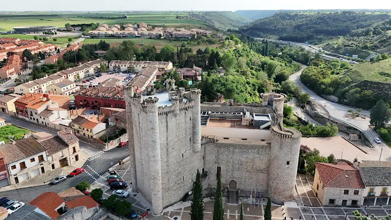 Aparcamiento Gratuito Castillo de Torija - Aparcamiento gratuito en Torija - foto 2