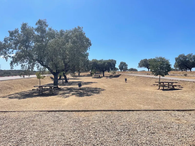 Área de descanso Torrecillas de la Tiesa - Aparcamiento en Torrecillas de la Tiesa - foto 4