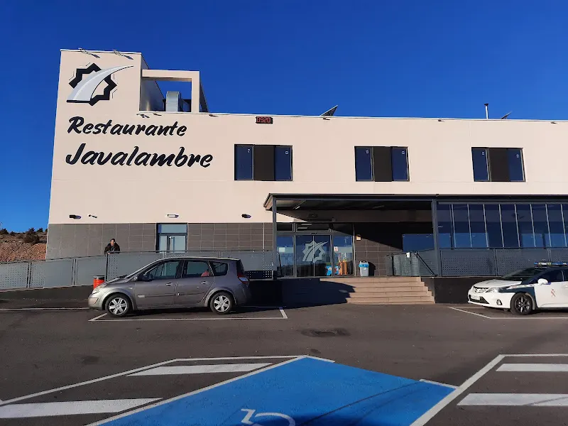 PARKING CAMIONES VIDEOVIGILADO Restaurante Javalambre - Parada para camiones en Puebla de Valverde (La) - foto 2