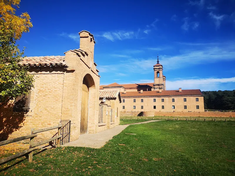 Aparcamiento Monasterio Nuevo - Santa Cruz de la Seros