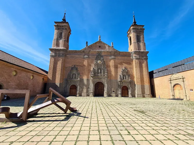 Aparcamiento Monasterio Nuevo - Aparcamiento en Santa Cruz de la Seros - foto 2