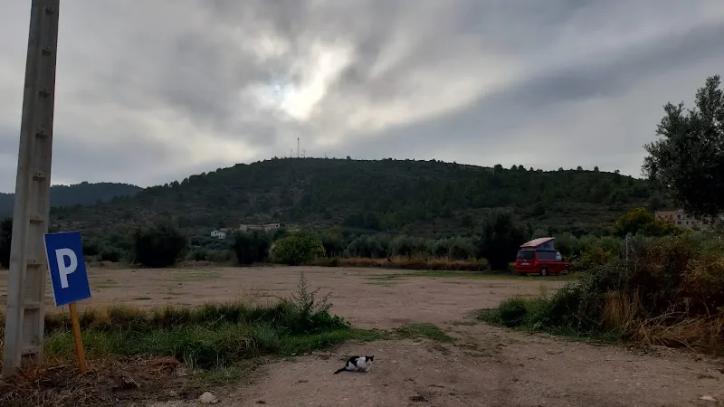 Aparcamiento de uso público - Aparcamiento gratuito en Letur - foto 2