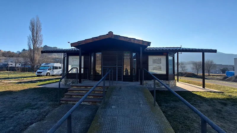 Área Autocaravanas Montferrer - Estacionamiento de autocaravanas en Montferrer i Castellbo - foto 2
