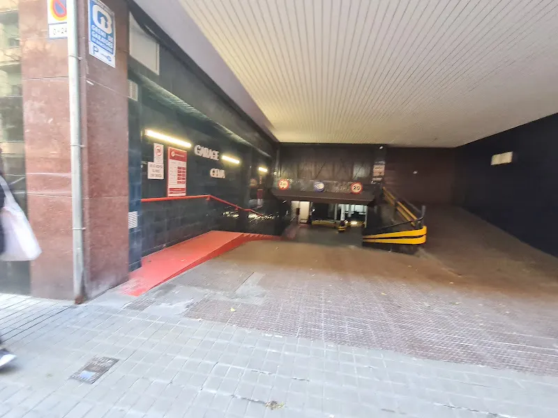 Parking Gemma - Aparcamiento cubierto en Barcelona - foto 2